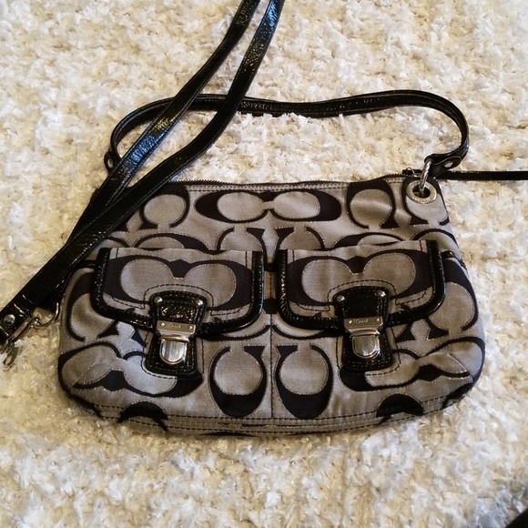 Purse - Picture 1 of 3